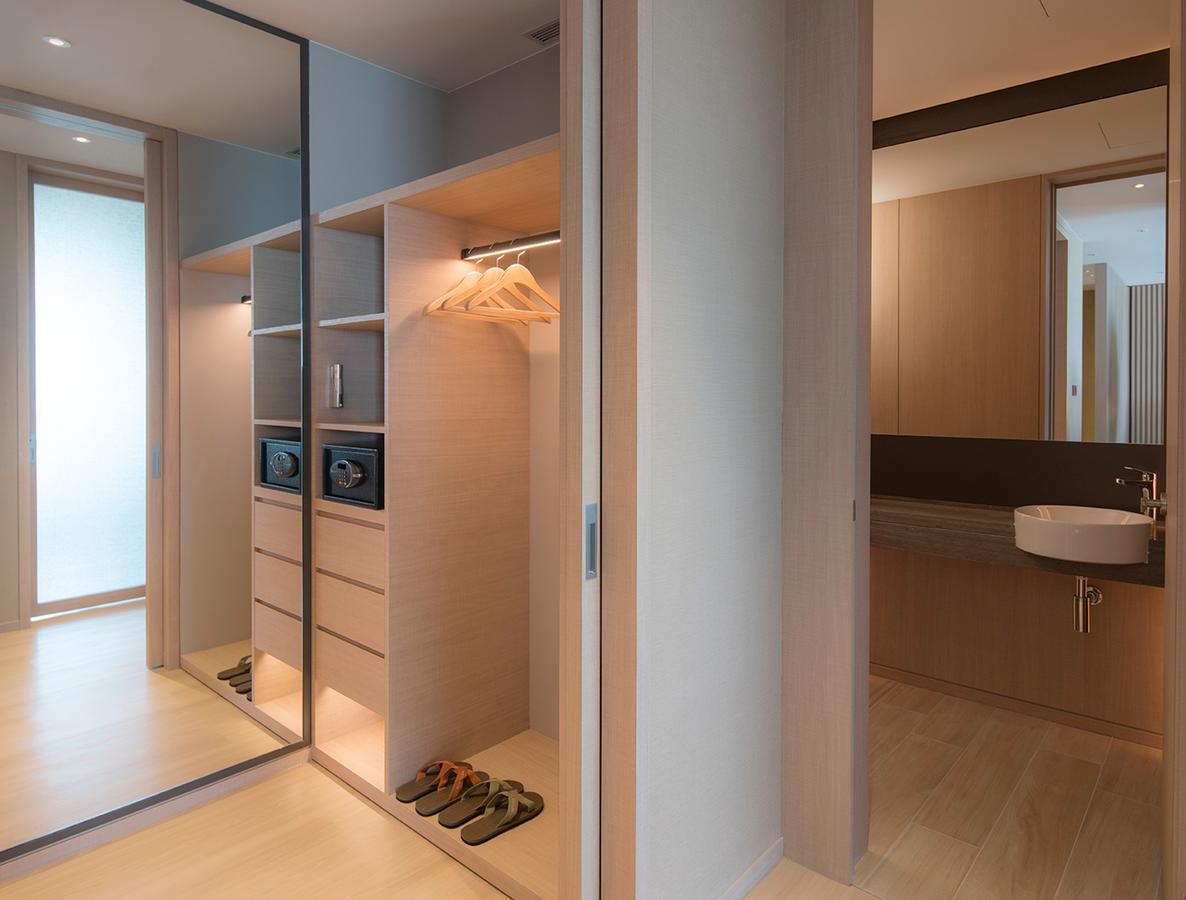 Mu Jiaoxi Hotel Exterior foto A walk-in wardrobe